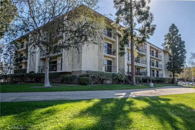 MLS: PW25008684 Condo For Sale