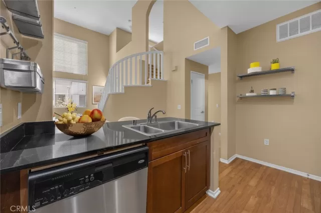 MLS: PW25013985 Condo For Sale