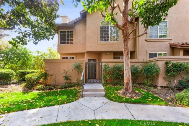 MLS: PW25023711 Condo For Sale