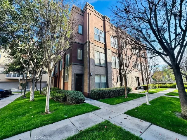 MLS: PW25024038 Condo For Sale