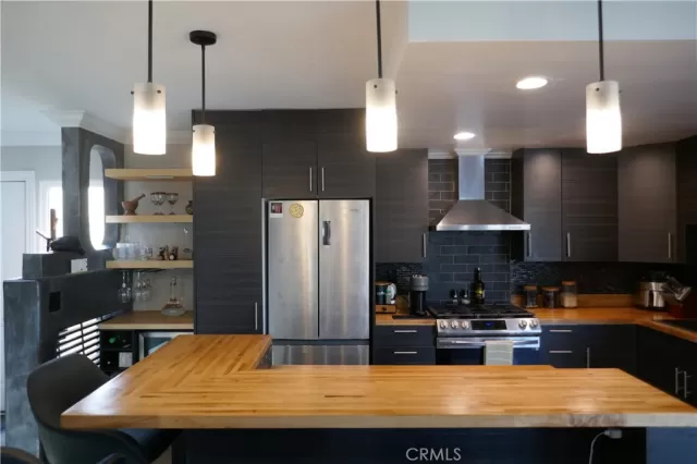 MLS: PW25027748 Condo For Sale