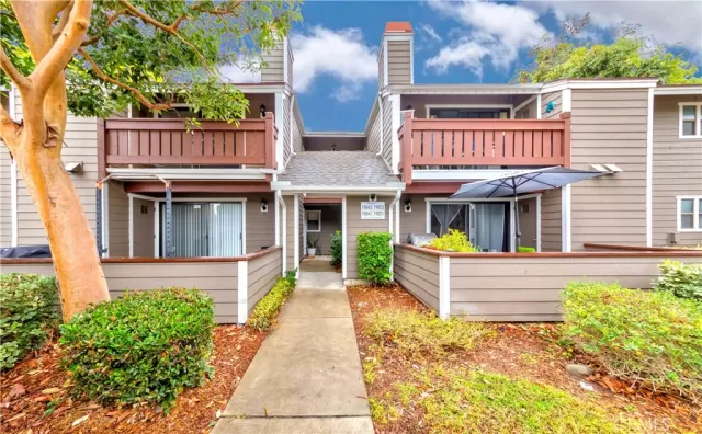 MLS: PW25028030 Condo For Sale