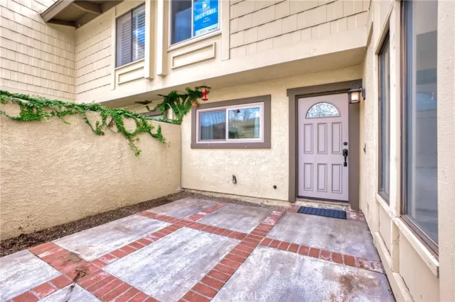 MLS: PW25028090 Condo For Sale