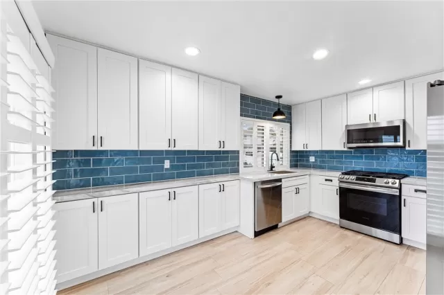 MLS: PW25029268 Condo For Sale