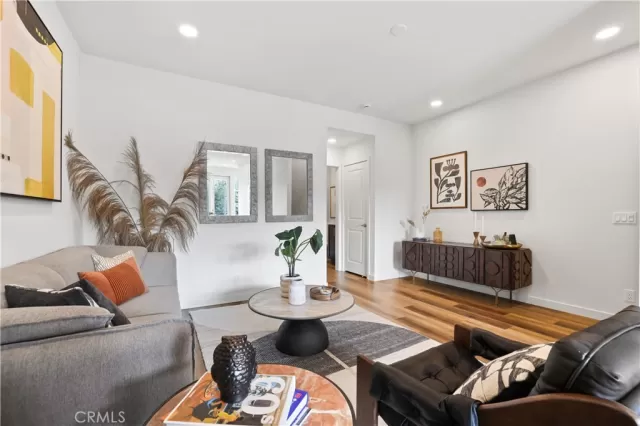 MLS: PW25038555 Condo For Sale