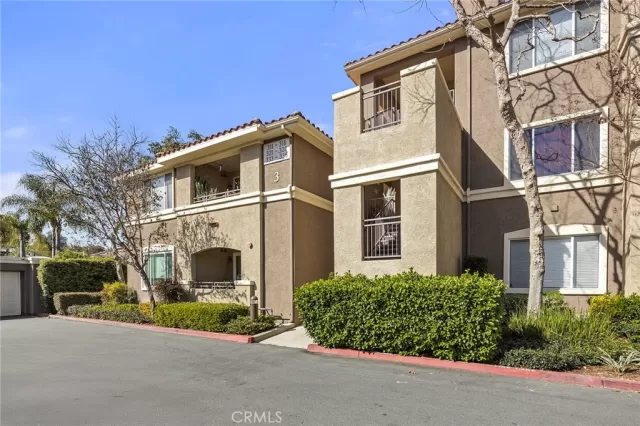 MLS: PW25039101 Condo For Sale