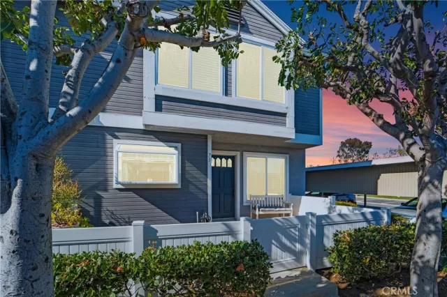 MLS: PW25040466 Condo For Sale