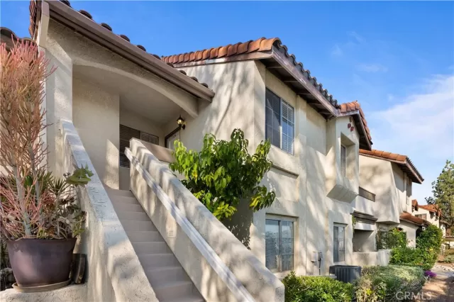 MLS: PW25042891 Condo For Sale