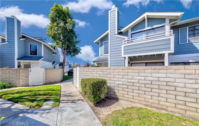 MLS: PW25049147 Condo For Sale