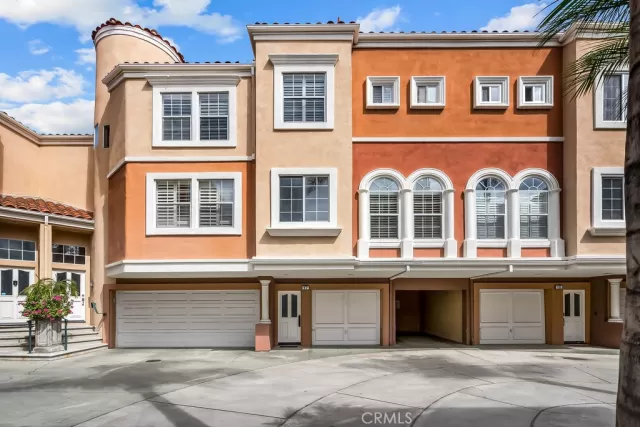 MLS: PW25050469 Condo For Sale