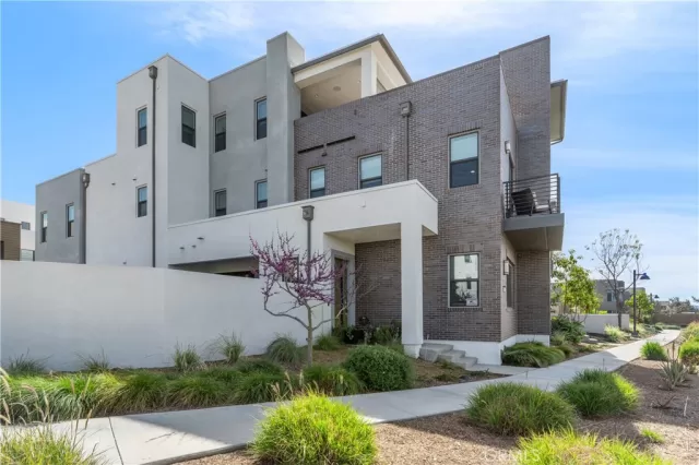 MLS: PW25056411 Condo For Sale