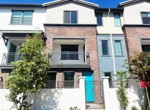 MLS: PW25059086 Condo For Sale