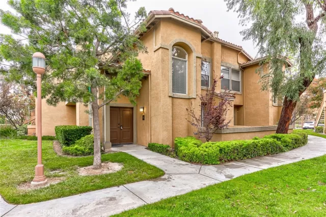 MLS: PW25059985 Condo For Sale