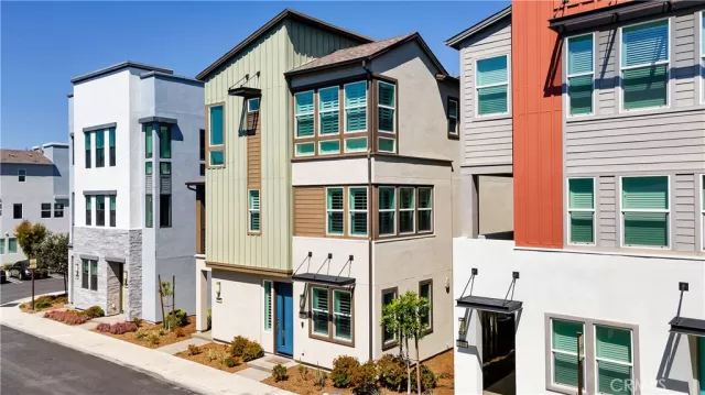 MLS: PW25061594 Condo For Sale