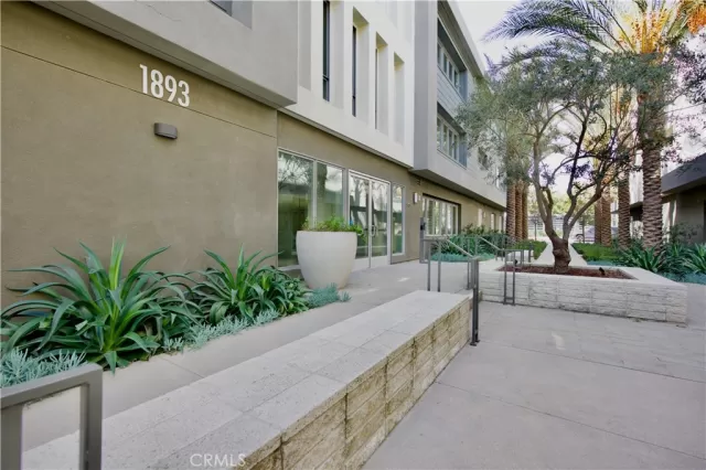 MLS: PW25062286 Condo For Sale