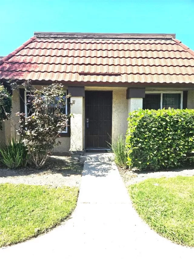 MLS: PW25067651 Condo For Sale