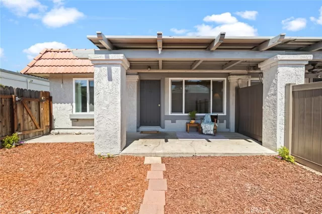 MLS: PW25069967 Condo For Sale