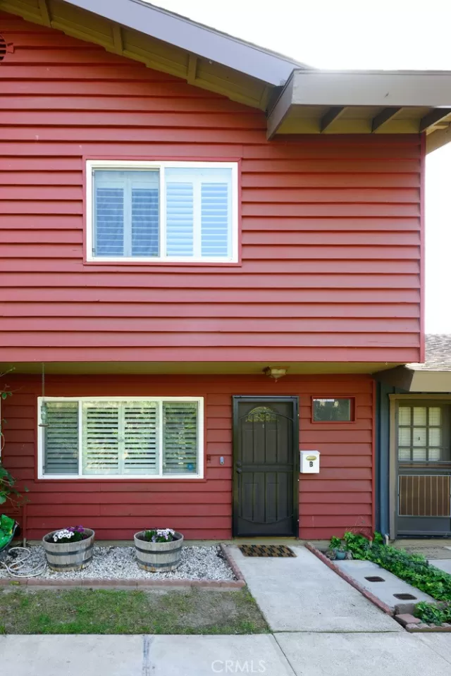 MLS: PW25073000 Condo For Sale