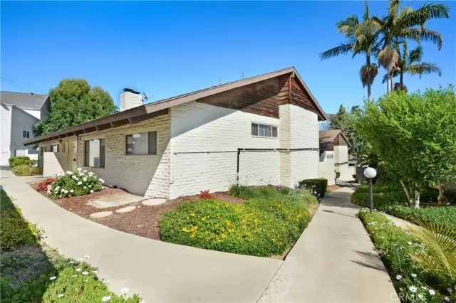 MLS: PW25077000 Condo For Sale