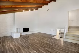 Photo #2: PW25077000 Listing