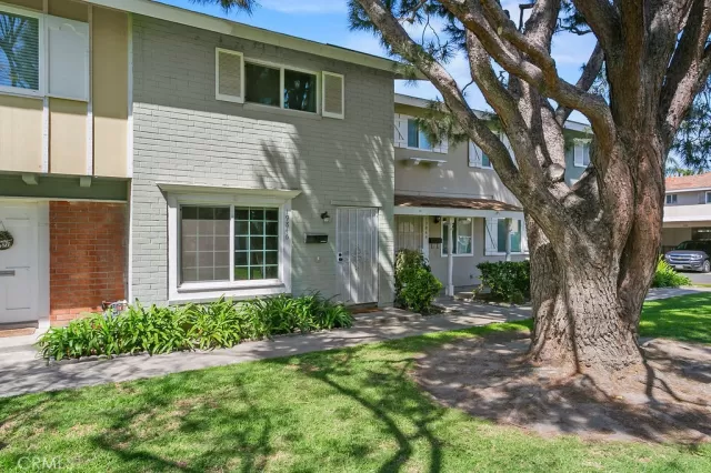 MLS: PW25078043 Condo For Sale