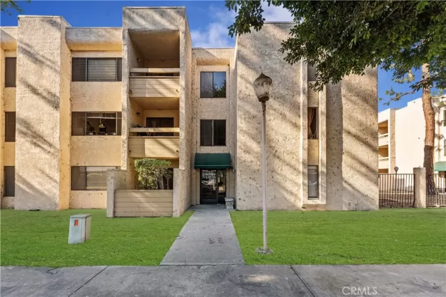 MLS: PW25080900 Condo For Sale