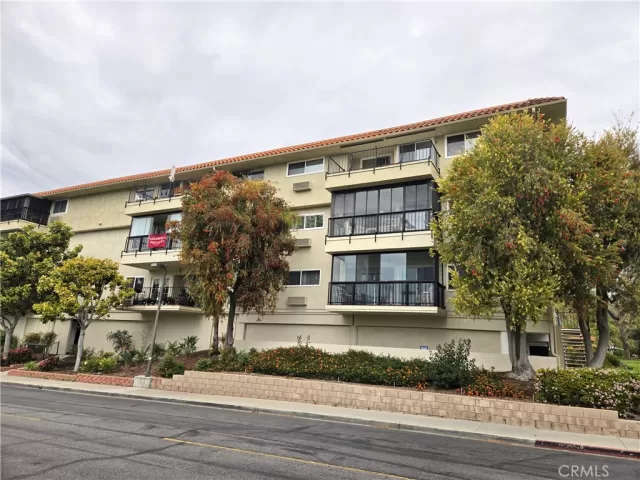 MLS: PW25083634 Condo For Sale