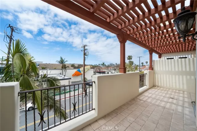 MLS: PW25085725 Condo For Sale