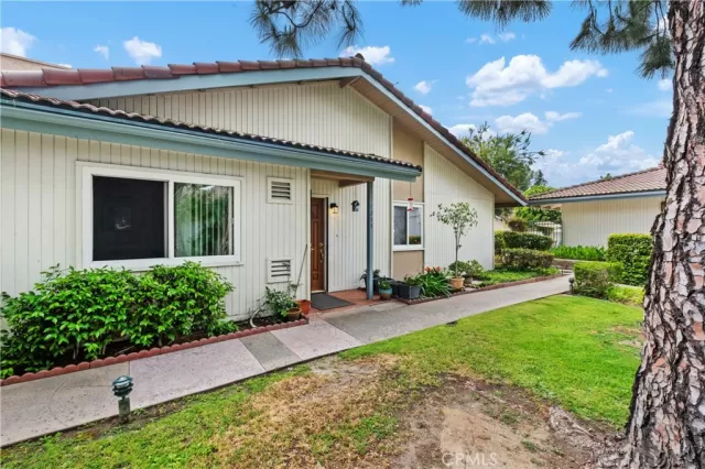 MLS: PW25086816 Condo For Sale