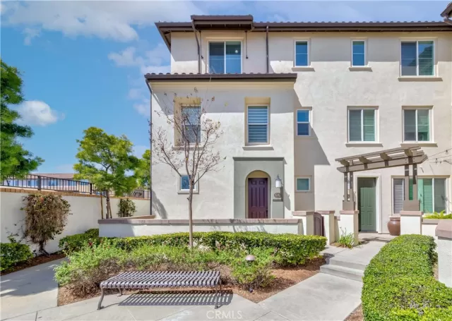 MLS: PW25088092 Condo For Sale