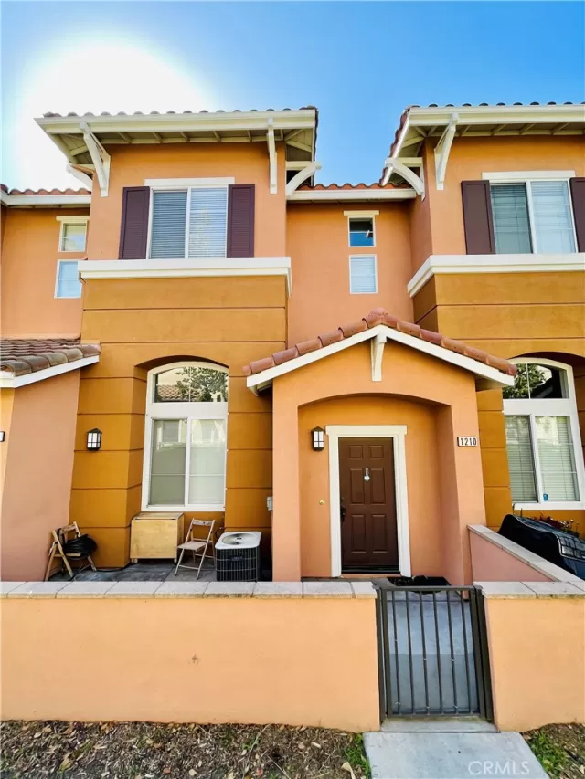 MLS: PW25088524 Condo For Sale