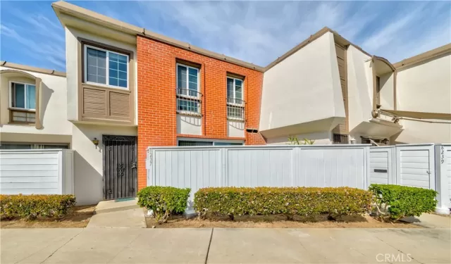 MLS: PW25088888 Condo For Sale