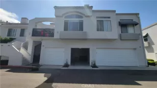 Browse active condo listings in MIRADOR