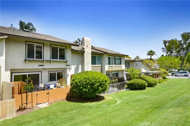 MLS: PW25096425 Condo For Sale