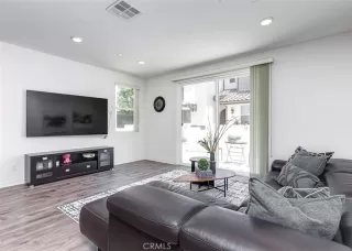 Photo #3: PW25097263 Listing 