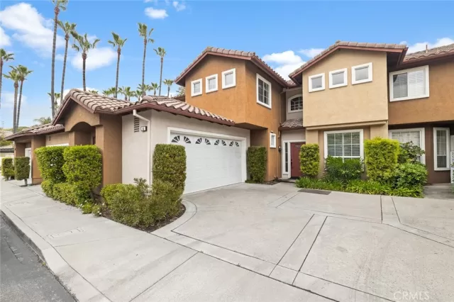 MLS: PW25102452 Condo For Sale