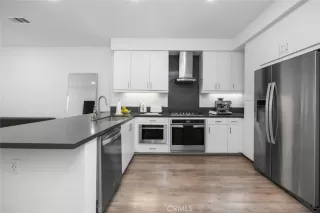 Photo #2: PW25102502 Listing 