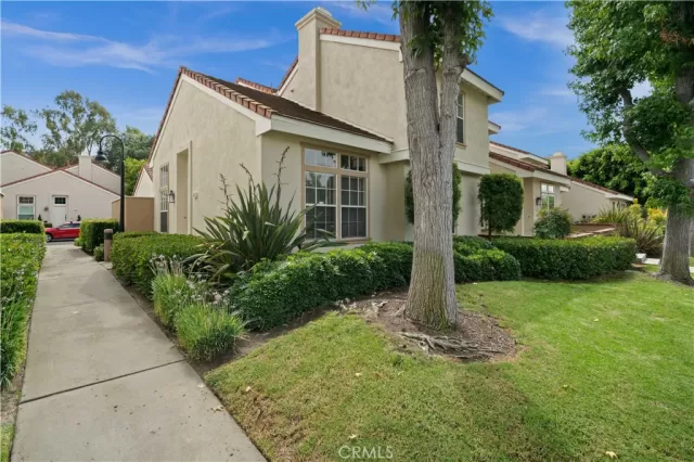 MLS: PW25102874 Condo For Sale