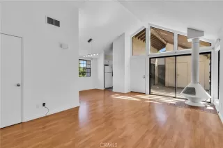 Photo #2: PW25107277 Listing 