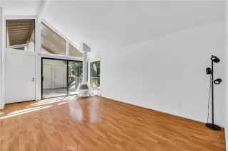 Photo #3: PW25107277 Listing 