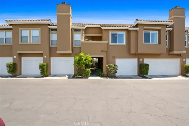 MLS: PW25109192 Condo For Sale