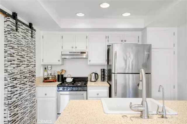 MLS: PW25109964 Condo For Sale