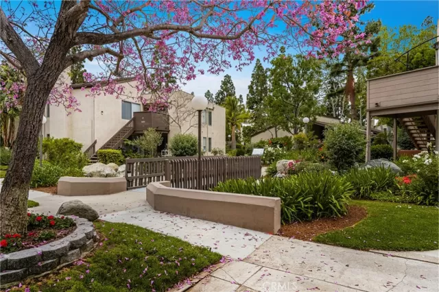 MLS: PW25110571 Condo For Sale