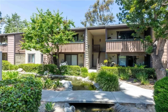 MLS: PW25112838 Condo For Sale