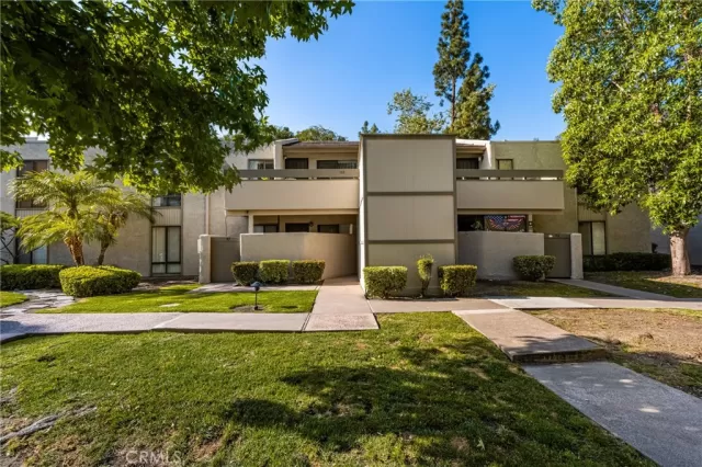 MLS: PW25112945 Condo For Sale