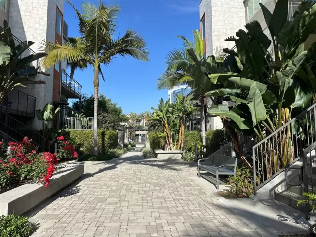 MLS: PW25113646 Condo For Sale