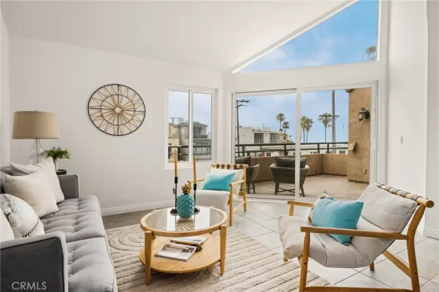 MLS: PW25114589 Condo For Sale