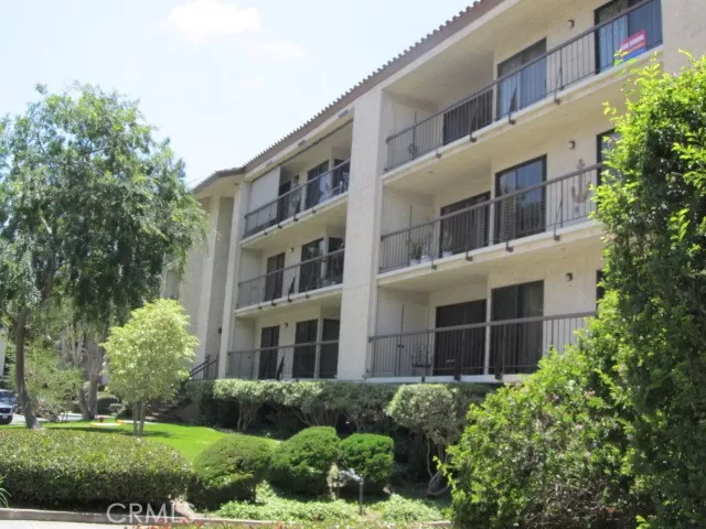 MLS: PW25116010 Condo For Sale