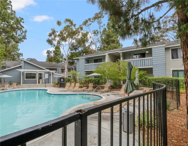 MLS: PW25119000 Condo For Sale