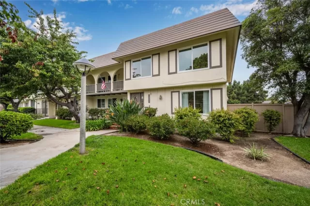 MLS: PW25119842 Condo For Sale